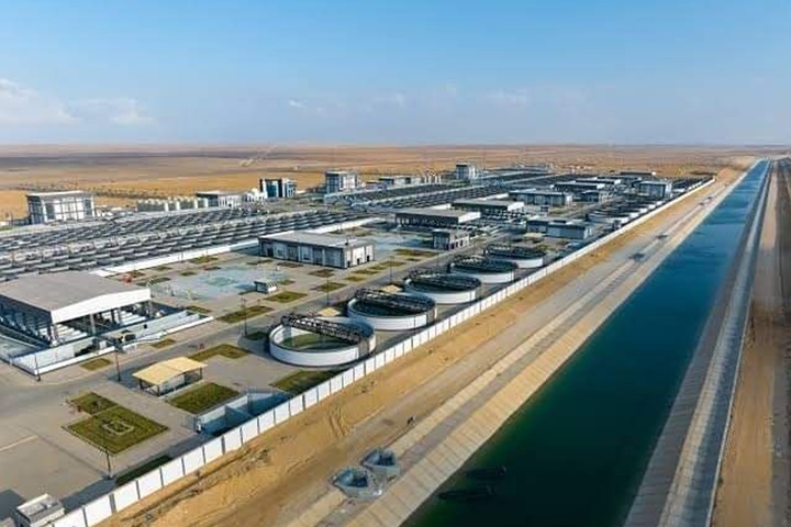 Large scale water treatment facility in the Egyptian dessert