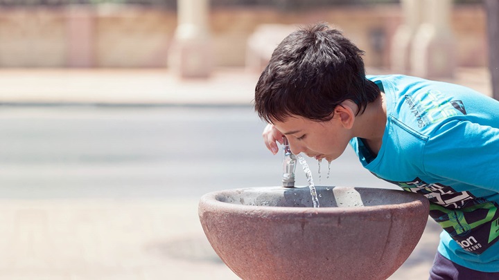 Fresh water for people in a desert city