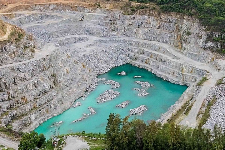 Open pit mine