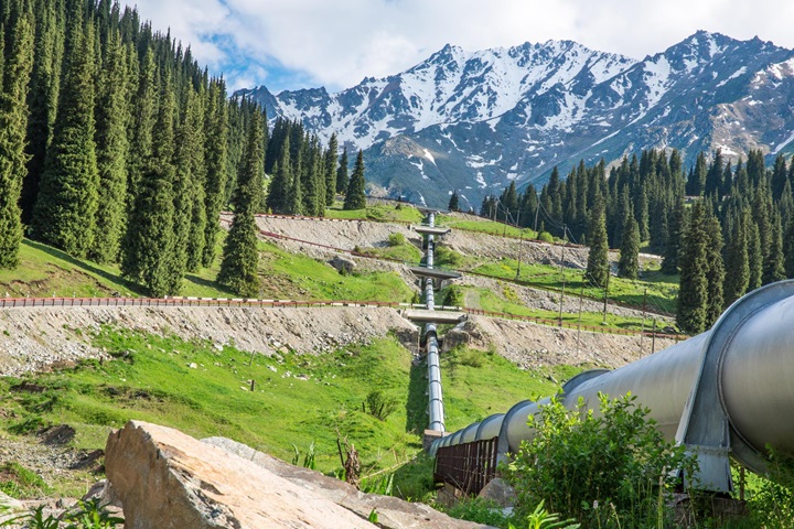 Pipeline - mountainous terrain