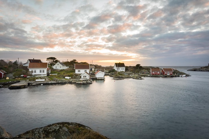 Blindleia in south eastern Norway has long been a popular holiday destination, with more than 1’000 cabins and small homes have sprung up along the shores of the fjord. (Image Source: Shutterstock - 44a39d19)