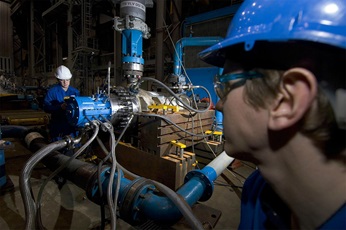 Installation of a boiler feed pump.