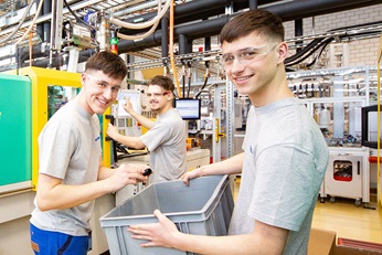 Plastics technologists in Haag