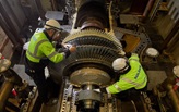 Sulzer Specialists inspecting mounted Gas turbine blades