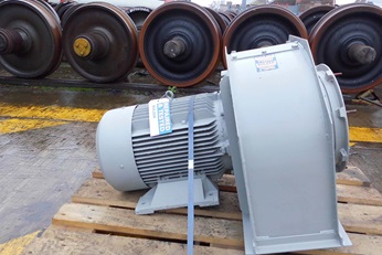 Bearing design of a traction motor blower