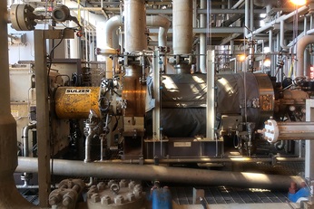 Water injection pump in offshore platform