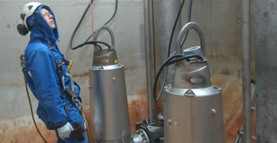 Avebe wwtp technician installs stainless xfp submersible pump