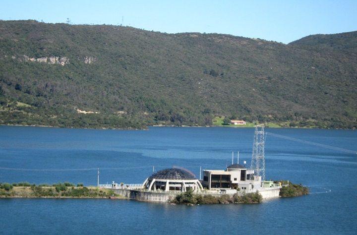 The Bogotá Aqueduct (EAAB-ESP.) supplies drinking water to a total population of almost 11 million inhabitants of Bogotá