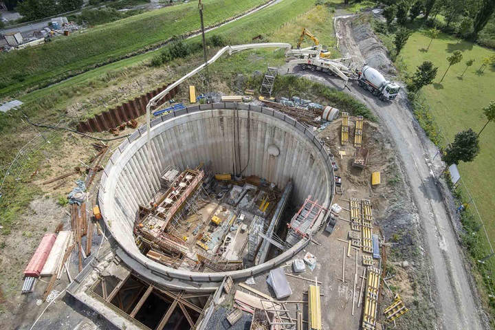 Building site of the rainwater treatment plant at the river Hüller Bach