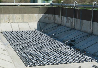 Fine-bubble disc diffuser system in water treatment plant
