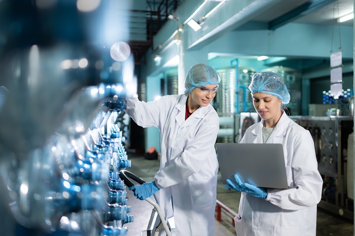 Mixed plastic recycling female laptop