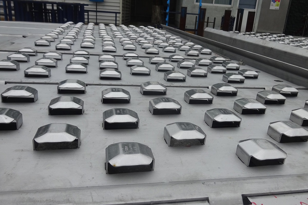 LNG fractionation columns