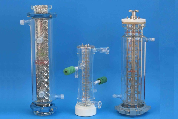 Three mini pilot columns for testing liquid-liquid extraction