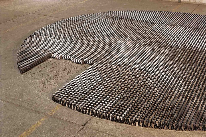 Structured grid packing on a floor