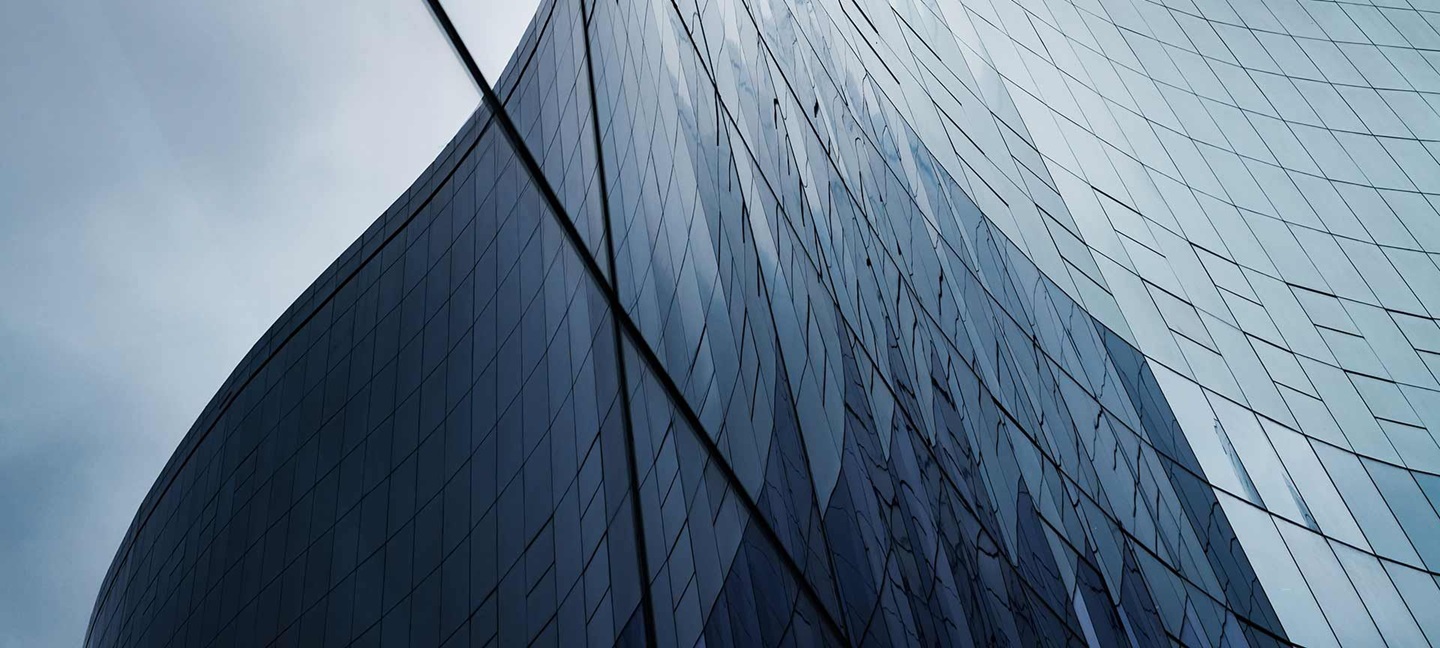 office_glass_wall_shutterstock_414750247_1920x864px.jpg?mw=1440&hash=B6541920D7EB093A96552D5B238D4D7F