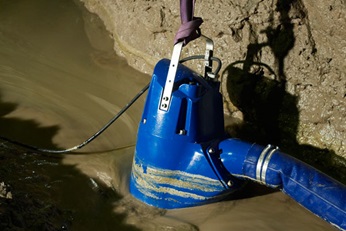 Submersible drainage pump XJ at work in a tunnel construction