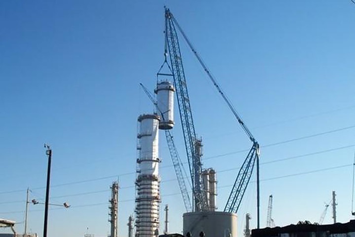 Selectional replacement of a vessel part with a crane at a customer's site