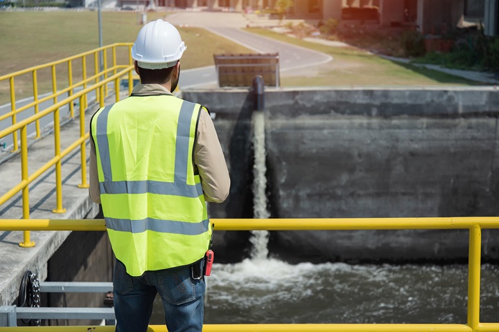 Wastewater treatment works (WWTWs) need to operate around the clock, and all the processes require electrically powered equipment to transport and treat the water, so reliability and efficiency is key.